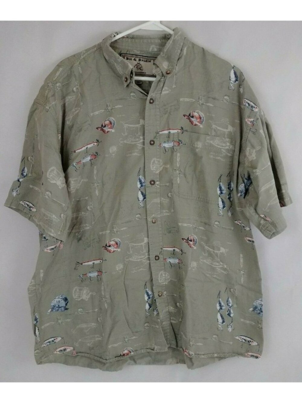 Bit and Bridle Men's Green Button Up Short Sleeve Shirt With Fishing Design Sz L